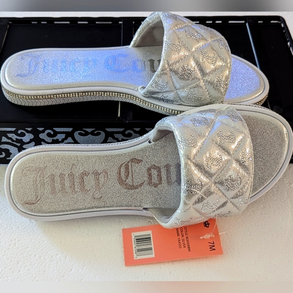 NWT Juicy Couture Silver Slides Size 7 - Picture 3 of 3